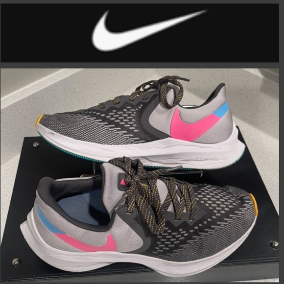 Nike Shoes - 💕Sold💕Nike Zoom Women’s Sneakers